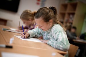 Ynspirearjend meartalich ûnderwiis op basisskoalle De Wâldiik yn Boelensloane